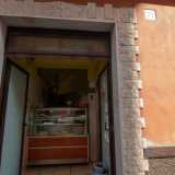 Il forno si trova a San Pasquale �vecchia�, al numero 74 della stretta via Michele De Napoli
